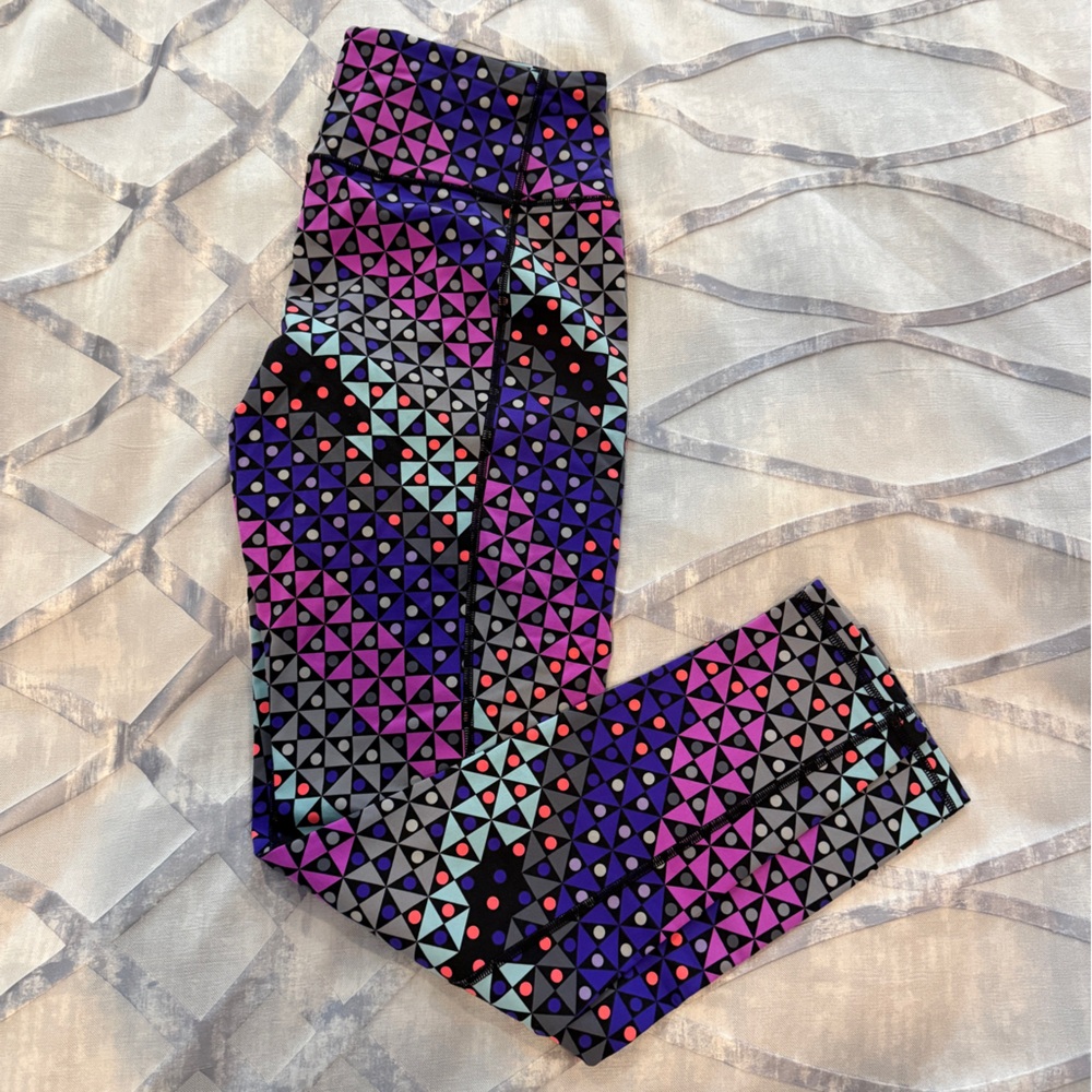 Victoria’s Secret VSX Sport Knockout Tights.  Geometric Design. Large. EUC